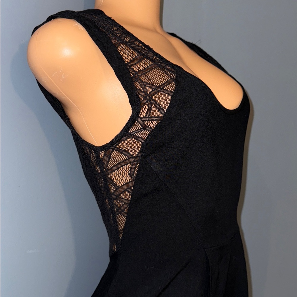 Black Dress - Picture 4 of 6